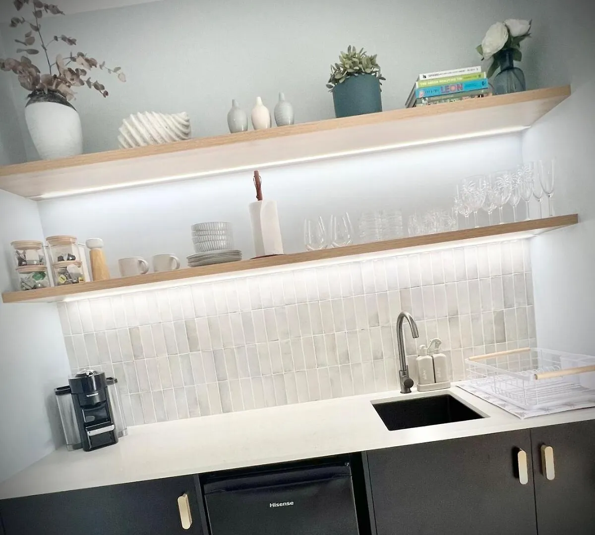 Newly Renovated, Walk To Beach, Jump In Pool Gold Coast